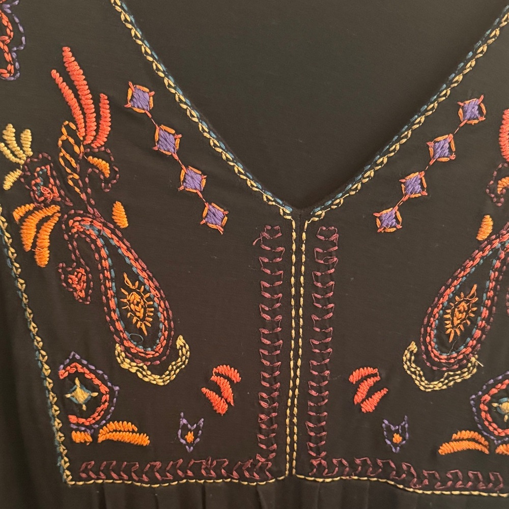 Cable & Gauge size 2x Black Tunic with Colorful‎ Embroidery - Picture 2 of 6